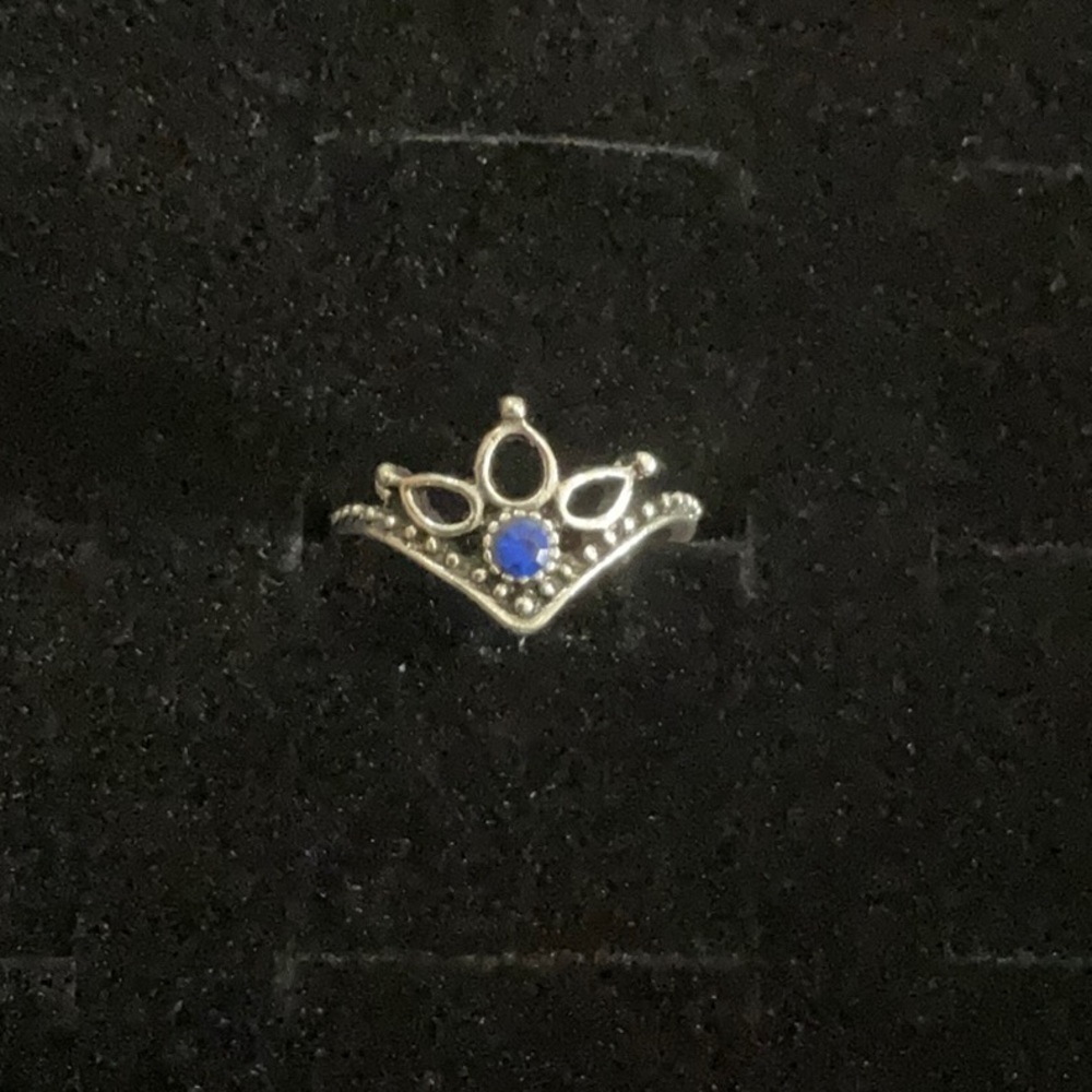 Elegant Silver Crown Ring with Blue Gemstone Size 5